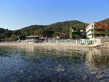 Ξενοδοχείο Desiree