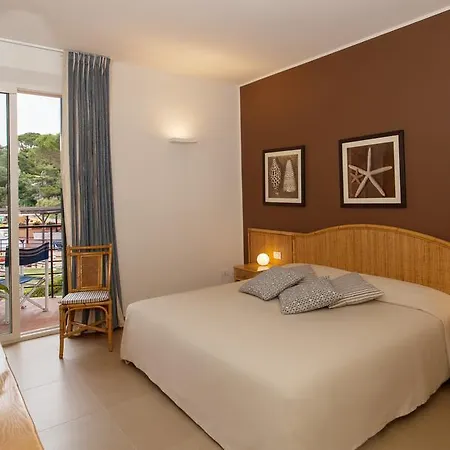 Desiree Hotel 4*